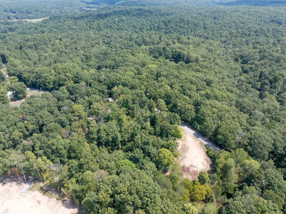 7422 Indian Creek Rd Mc Ewen, TN 37101
