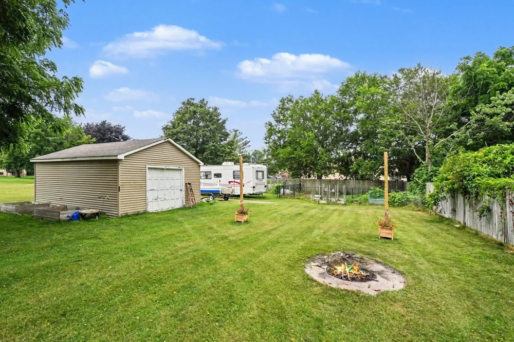 4071 Ivanrest Avenue SW Grandville, MI 49418