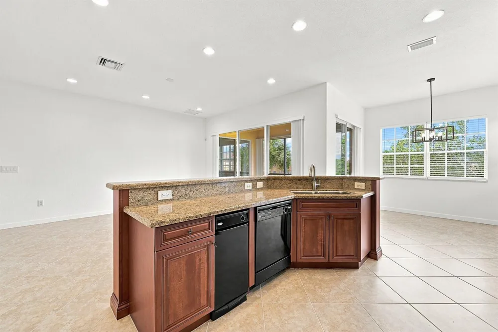 8288 NW 128th Lane #38-F Parkland, FL 33076