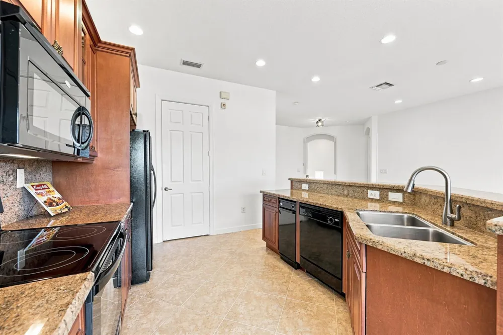 8288 NW 128th Lane #38-F Parkland, FL 33076