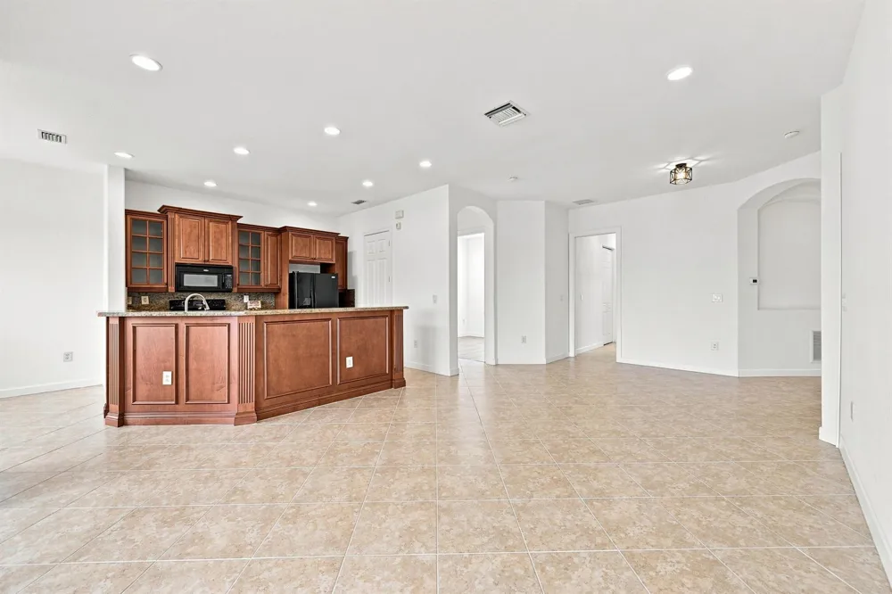 8288 NW 128th Lane #38-F Parkland, FL 33076