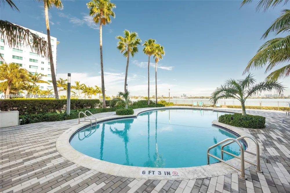 7501 E Treasure Dr #7H North Bay Village, FL 33141