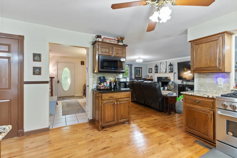 7422 Indian Creek Rd Mc Ewen, TN 37101
