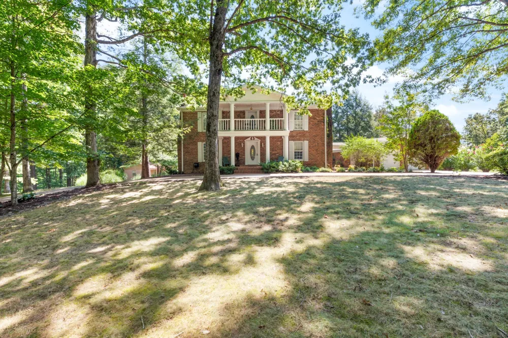 7422 Indian Creek Rd Mc Ewen, TN 37101