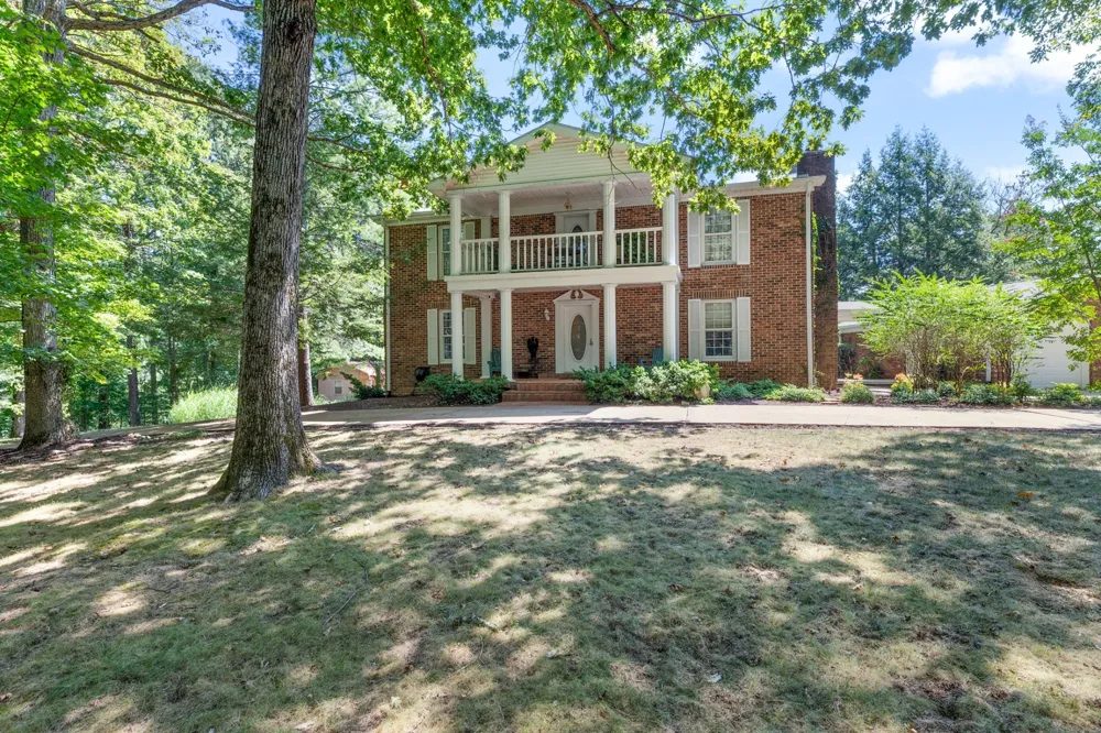 7422 Indian Creek Rd Mc Ewen, TN 37101