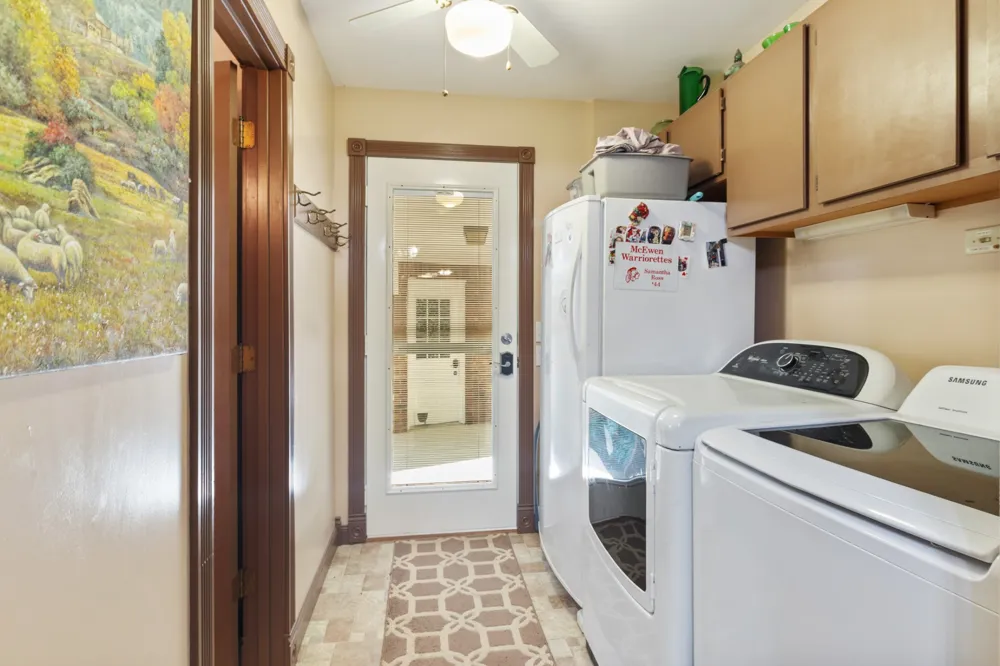 7422 Indian Creek Rd Mc Ewen, TN 37101