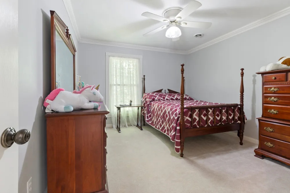 7422 Indian Creek Rd Mc Ewen, TN 37101