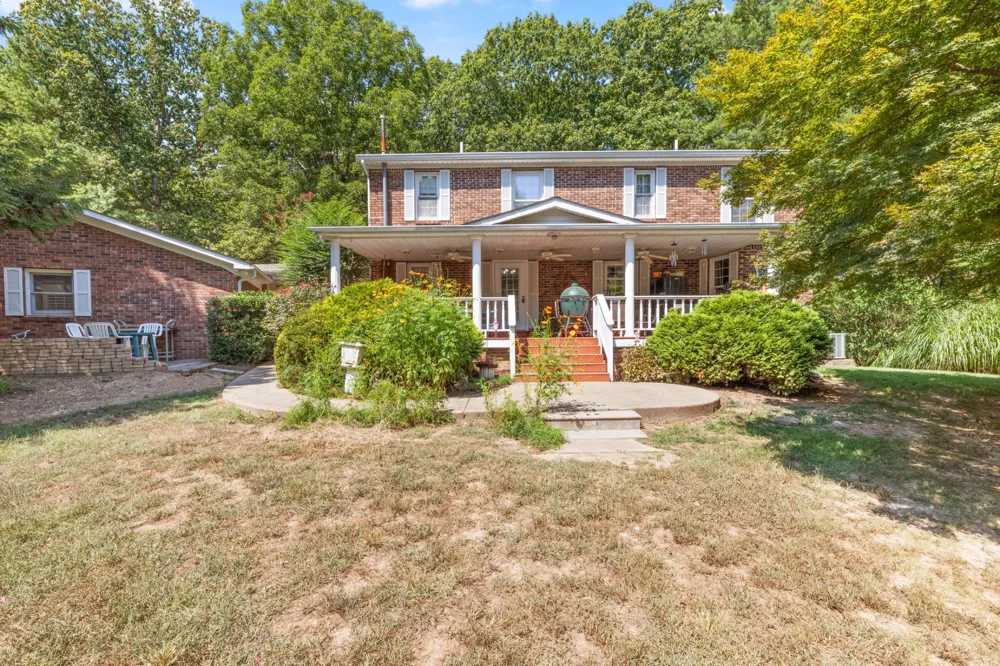 7422 Indian Creek Rd Mc Ewen, TN 37101