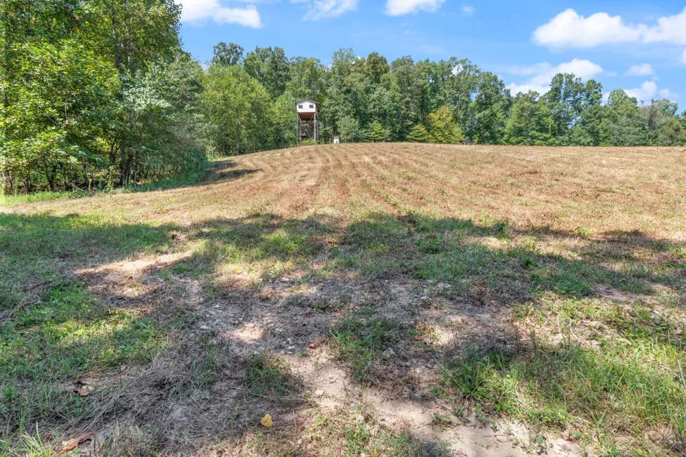 7422 Indian Creek Rd Mc Ewen, TN 37101