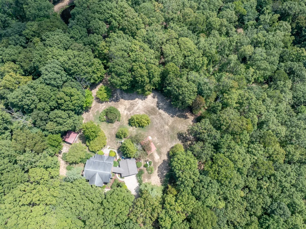 7422 Indian Creek Rd Mc Ewen, TN 37101