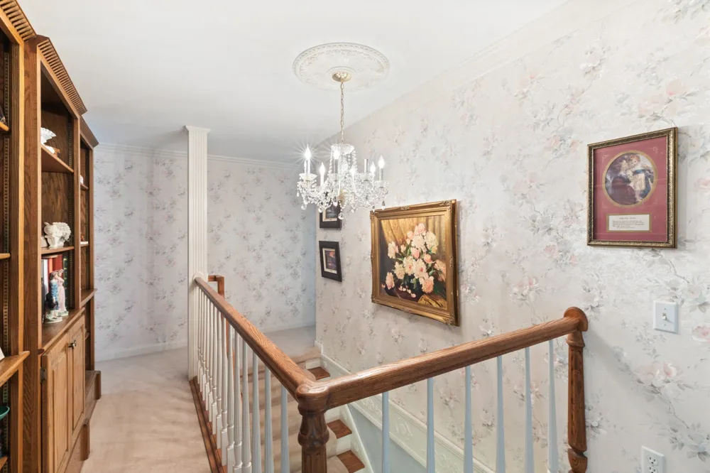 7422 Indian Creek Rd Mc Ewen, TN 37101
