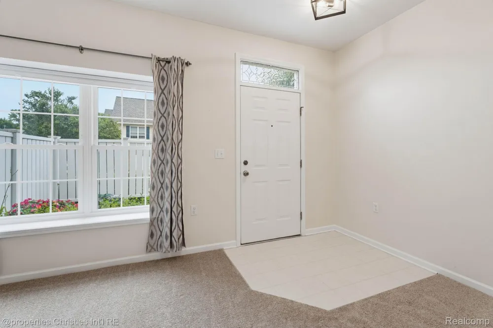 730 Amberly Drive Waterford Charter Township, MI 48328