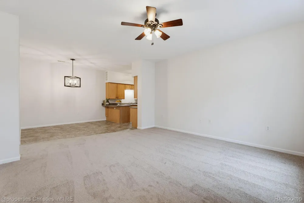 730 Amberly Drive Waterford Charter Township, MI 48328