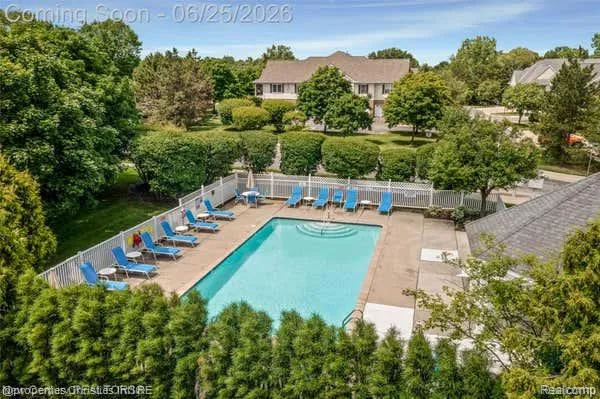 730 Amberly Drive Waterford Charter Township, MI 48328