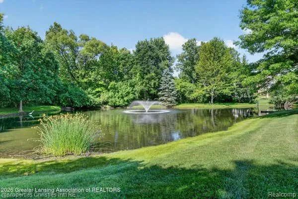 730 Amberly Drive Waterford Charter Township, MI 48328