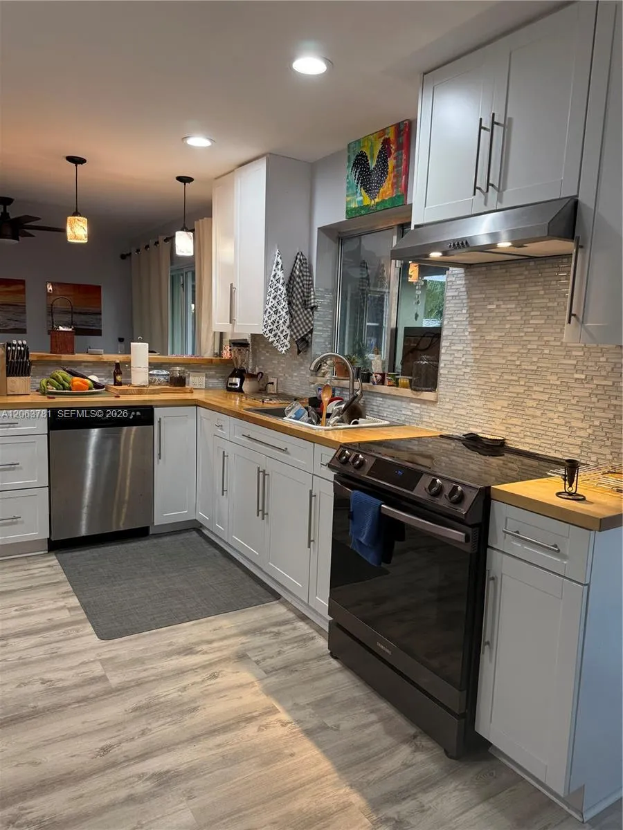 3600 NW 113th Ave Sunrise, FL 33323