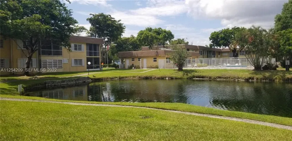 5170 SW 40TH AVENUE #8E Dania Beach, FL 33314