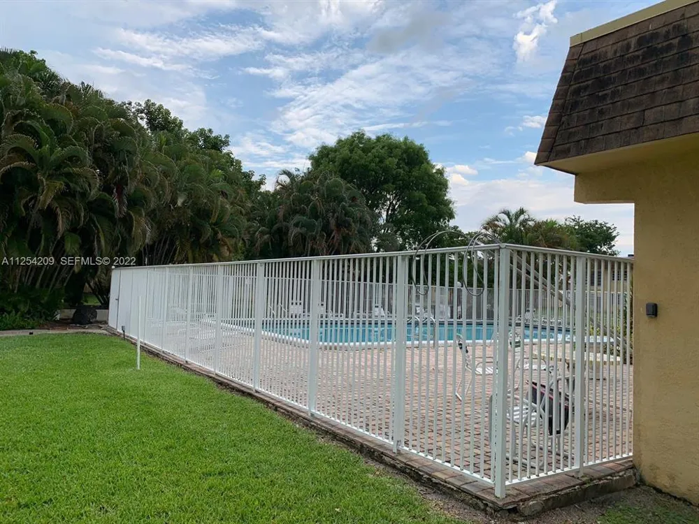 5170 SW 40TH AVENUE #8E Dania Beach, FL 33314