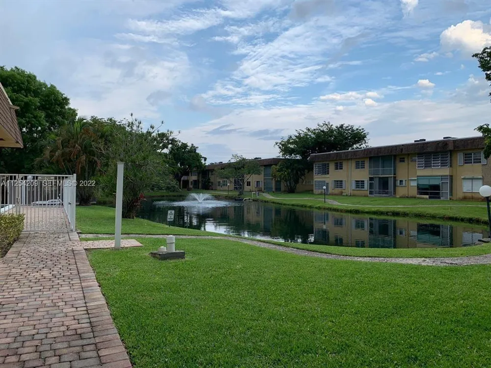 5170 SW 40TH AVENUE #8E Dania Beach, FL 33314
