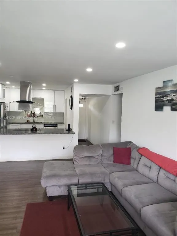 5170 SW 40TH AVENUE #8E Dania Beach, FL 33314
