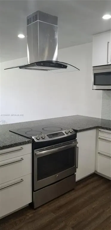 5170 SW 40TH AVENUE #8E Dania Beach, FL 33314