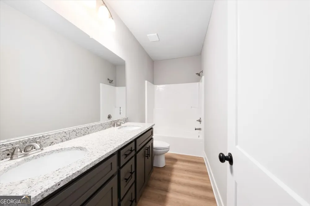 202 Railroad ST Gray, GA 31032