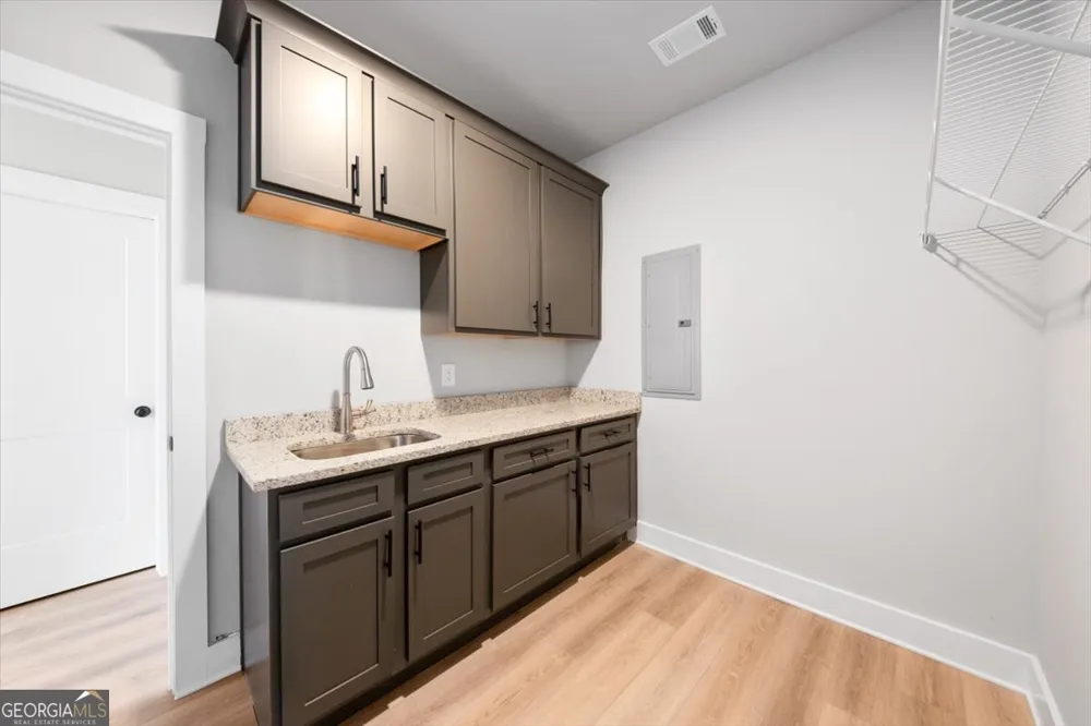 202 Railroad ST Gray, GA 31032