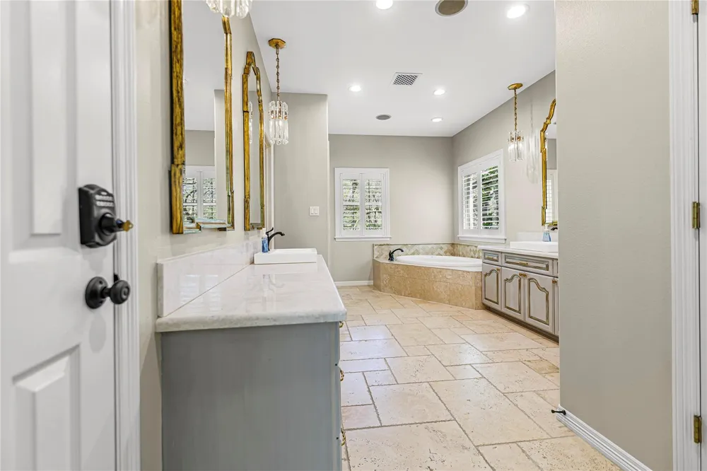 313 Treasure Oaks Road Inez, TX 77968