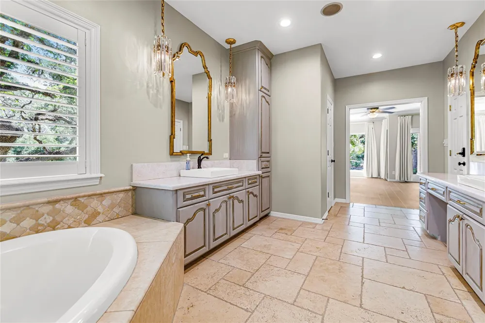 313 Treasure Oaks Road Inez, TX 77968
