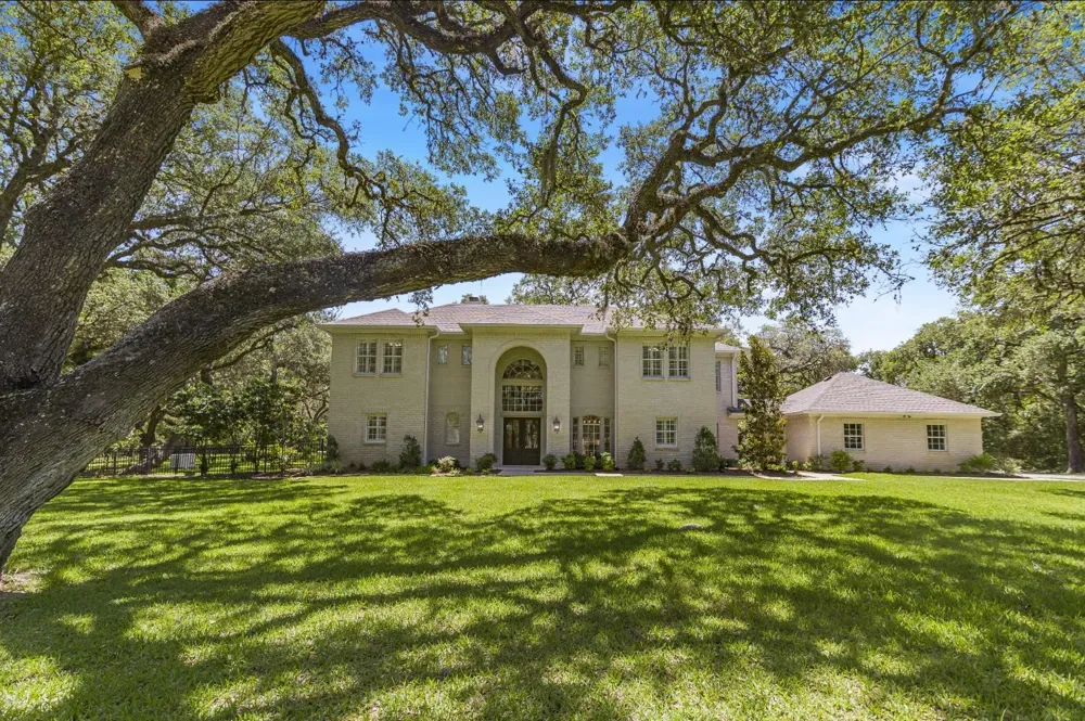 313 Treasure Oaks Road Inez, TX 77968