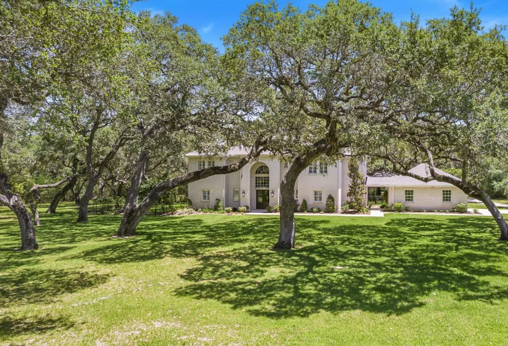 313 Treasure Oaks Road Inez, TX 77968