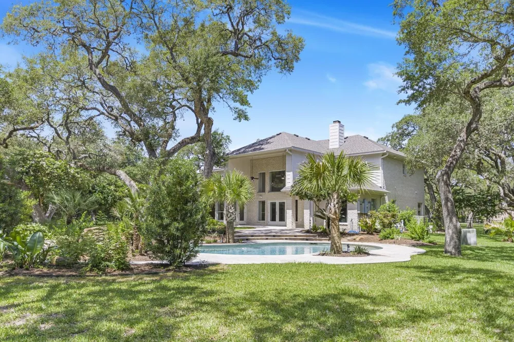 313 Treasure Oaks Road Inez, TX 77968