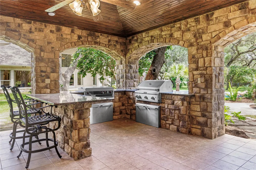 313 Treasure Oaks Road Inez, TX 77968