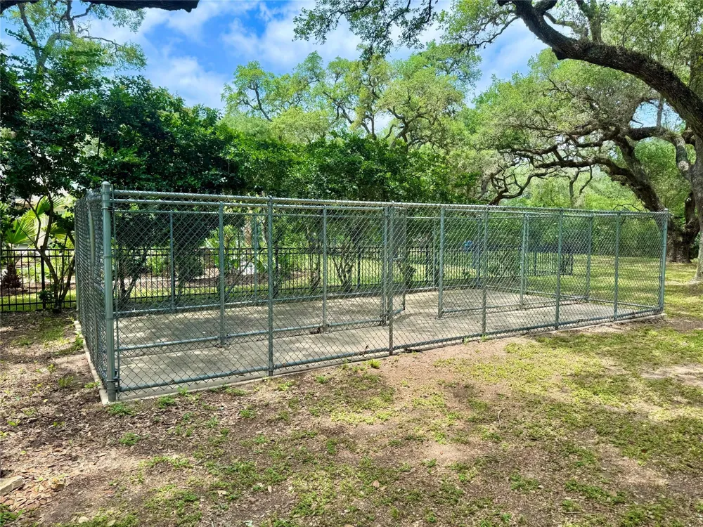 313 Treasure Oaks Road Inez, TX 77968