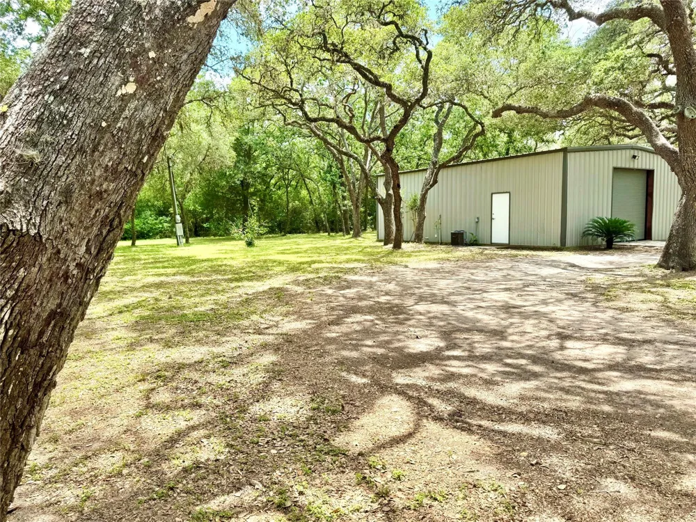 313 Treasure Oaks Road Inez, TX 77968