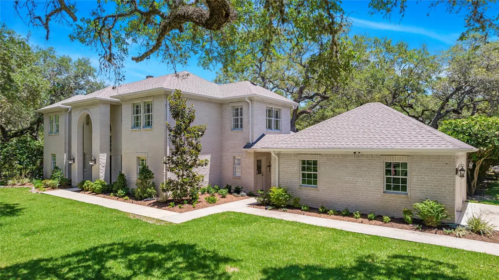 313 Treasure Oaks Road Inez, TX 77968