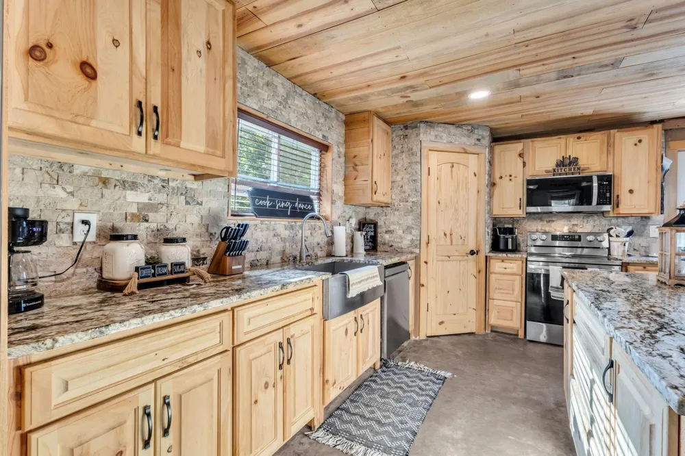 8682 Cedar Drive Lumberton, TX 77657