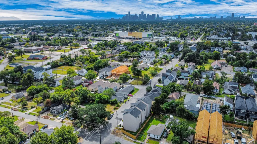 3421 Arlington Street Houston, TX 77018