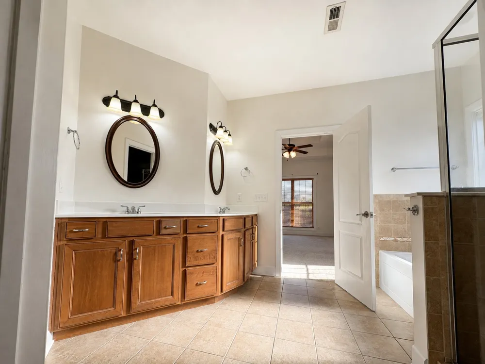 3663 Prestwicke Pl Adams, TN 37010