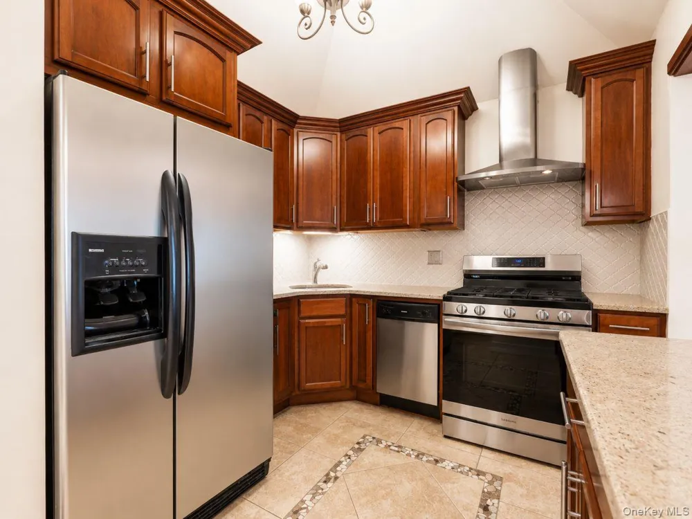 8719 57th Road #77 Elmhurst, NY 11373