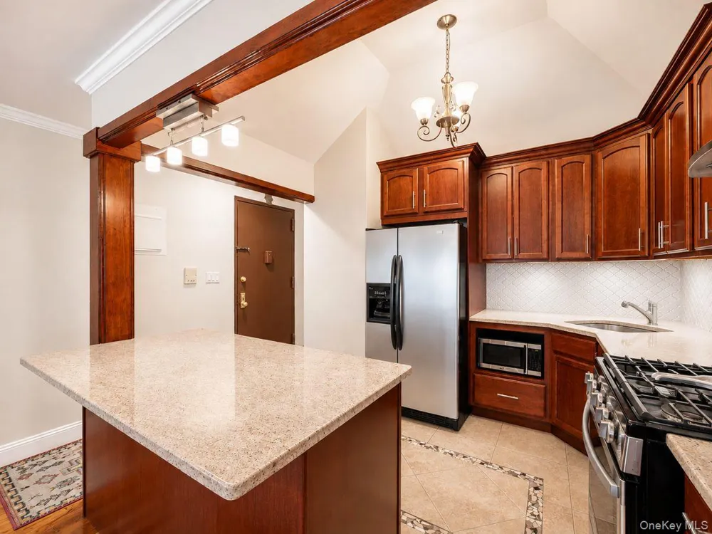 8719 57th Road #77 Elmhurst, NY 11373