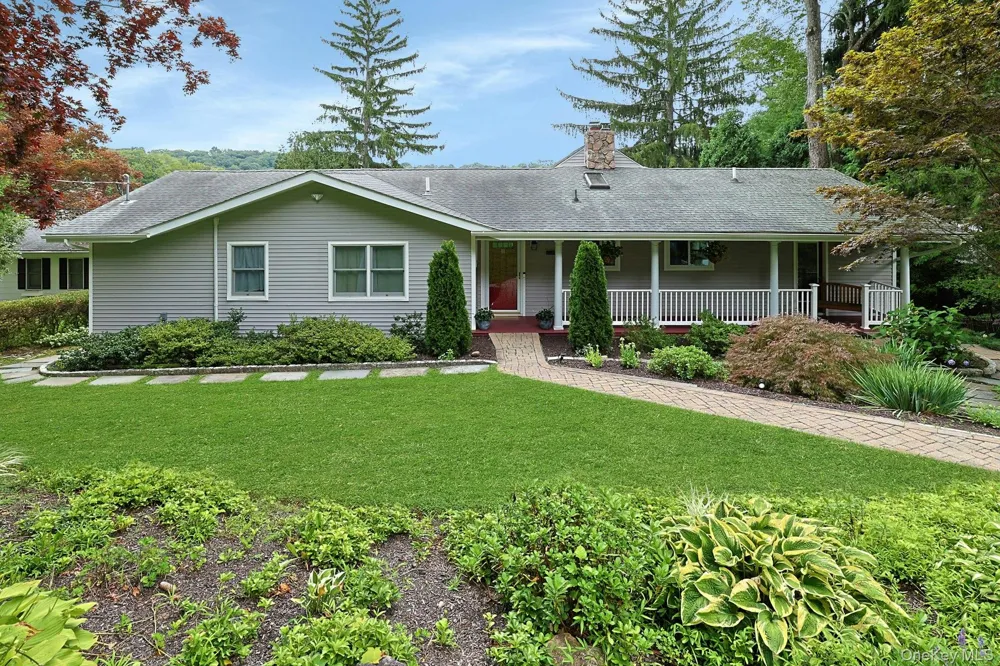 11 Lakeside Road Mahopac, NY 10541