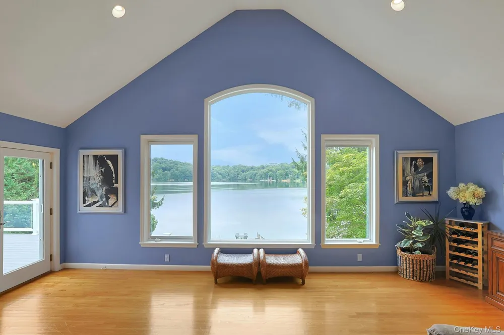 11 Lakeside Road Mahopac, NY 10541