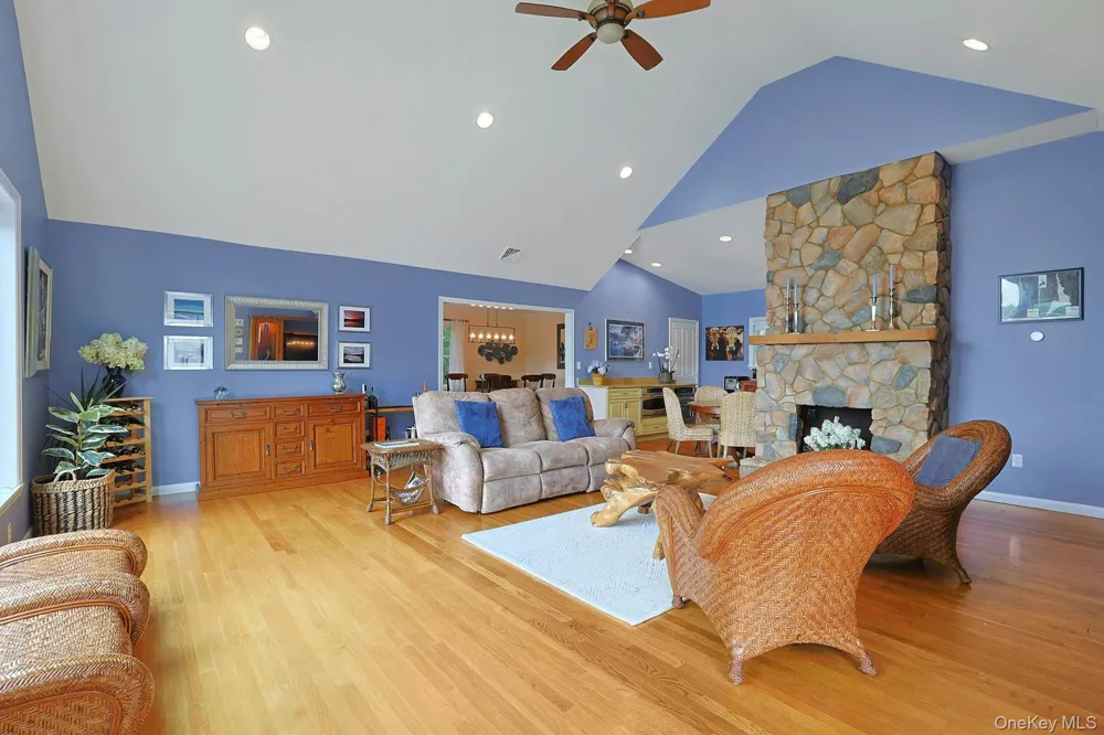 11 Lakeside Road Mahopac, NY 10541