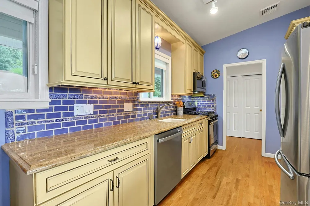 11 Lakeside Road Mahopac, NY 10541