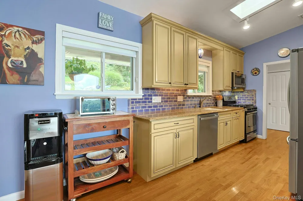 11 Lakeside Road Mahopac, NY 10541