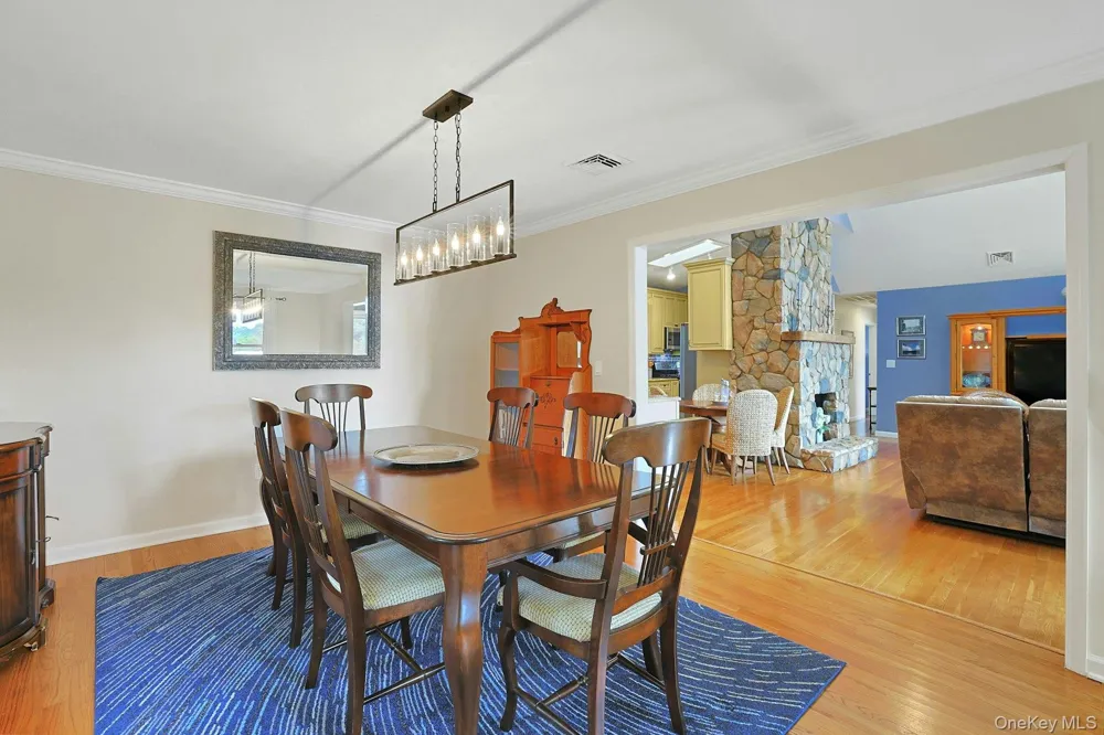 11 Lakeside Road Mahopac, NY 10541