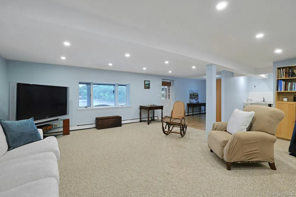 11 Lakeside Road Mahopac, NY 10541
