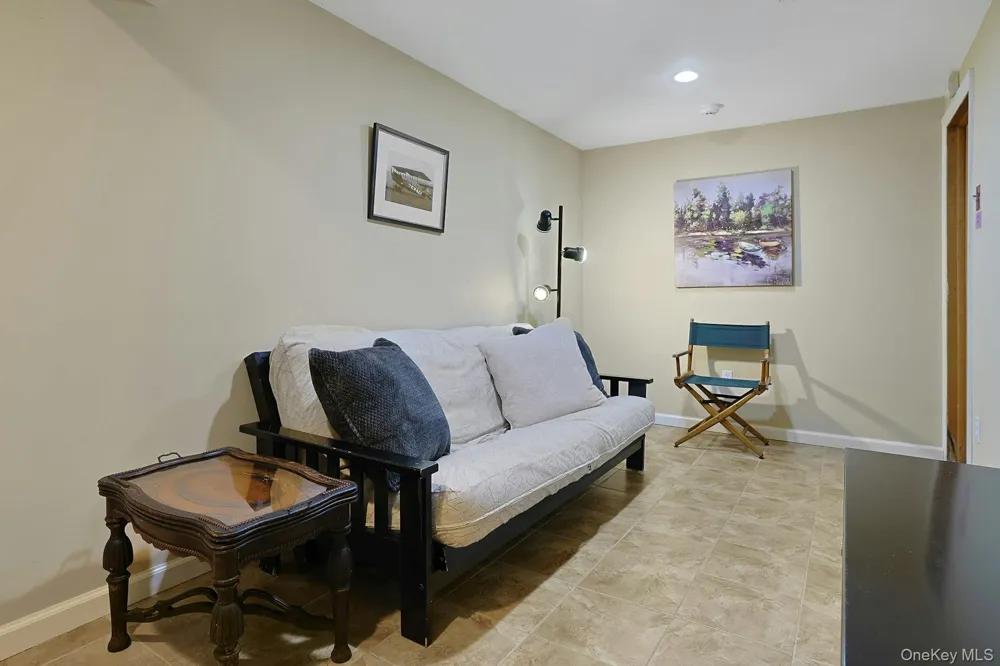 11 Lakeside Road Mahopac, NY 10541