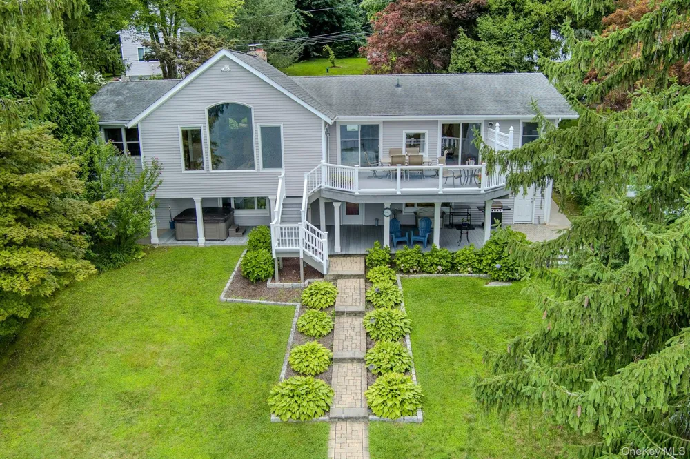 11 Lakeside Road Mahopac, NY 10541